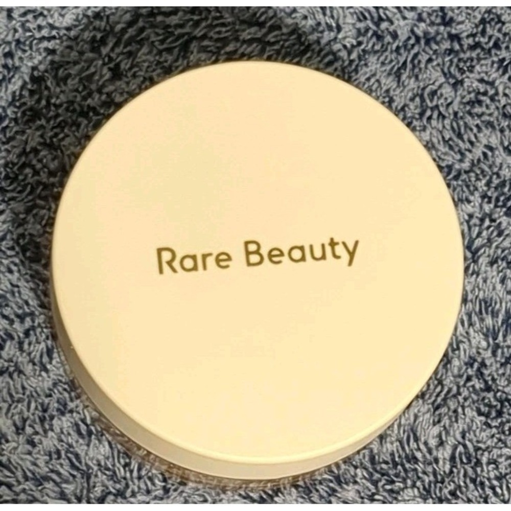 Rare Beauty Always an Optimist Soft Radiance Setting Powder Medium Deep 0.35oz